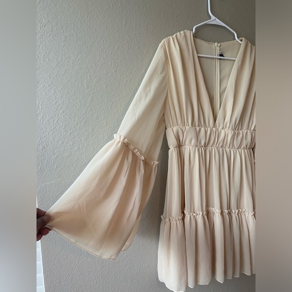 Casual Deep V Cut Flare Sleeve Mini Dress, Beach Sundress, Boho Ruffle P… - Picture 1 of 9